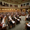Toàn cảnh một phiên họp Quốc hội Thụy Sĩ tại Bern. (Ảnh: AFP/TTXVN)