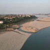 Một khu vực ven sông Đà. (Ảnh: Tạ Toàn/TTXVN)