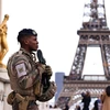 Binh sỹ Pháp tuần tra tại Thủ đô Paris, ngày 25/3/2024. (Ảnh: THX/TTXVN)