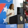 Phó Tổng thống Mỹ Kamala Harris phát biểu tại chiến dịch vận động tranh cử ở Detroit, Michigan (Mỹ). (Ảnh: THX/TTXVN)