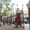 Nhà thờ Hàm Long tọa lạc ở số 21 phố Hàm Long, quận Hoàn Kiếm, công trình do kiến trúc sư người Việt - Doctor Thân (quê ở Hạ Hồi, Thường Tín, Hà Tây) thiết kế. (Ảnh: Doãn Đức/Vietnam+)