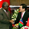 Chủ tịch nước Trương Tấn Sang và Tổng thống Hifikepunye Pohamba tại cuộc gặp gỡ báo chí, sau khi kết thúc hội đàm và ký kết các hiệp định hợp tác giữa hai nước. (Ảnh: Nguyễn Khang/TTXVN)