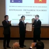 Lễ trao giấy chứng nhận công nhận việc thành lập VISAWA. (Nguồn: Tổng Lãnh sự quán Việt Nam tại Perth)