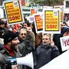 Biểu tình yêu cầu Thủ tướng Tayyip Erdogan từ chức để nhận trách nhiệm về các vụ bê bối tham nhũng, ngày 21/12. (Nguồn: AFP/TTXVN)