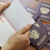 Liên bang Nga bắt đầu phát hành hộ chiếu ở Crimea