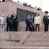Ukraine: Một thống đốc bị người dân la ó vì ca tụng Hitler