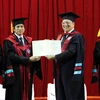 Đại học Kinh tế Quốc dân tặng Chủ tịch EC bằng tiến sỹ danh dự