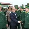 Chủ tịch Quốc hội tiếp xúc cử tri lực lượng vũ trang Hà Tĩnh