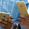 Đồng ruble biến động lớn khiến Apple dừng bán iPhone 6 ở Nga