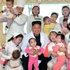 Ông Kim Jong-un cùng em gái thăm trại trẻ mồ côi ở Bình Nhưỡng 
