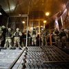 Ukraine điều quân giải giáp người chiếm tòa nhà dầu khí ở Kiev