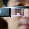 Gã khổng lồ Google khẳng định không bỏ rơi kính thông minh Glass