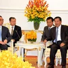 Phó Chủ tịch Đảng Nhân dân Campuchia, Thủ tướng Hun Sen tiếp Thường trực Ban Bí thư Lê Hồng Anh. (Ảnh: Chí Hùng/Vietnam+)