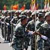 Binh sỹ Trung Quốc chuẩn bị cho lễ duyệt binh. (Nguồn: Sputniknews)