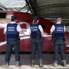 Cảnh sát Bỉ đứng gác ở nhà ga tàu cao tốc Brussels Midi/Zuid. (Nguồn: Reuters)