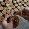 Sản xuất hàng mây tre đan xuất khẩu tại Công ty Mây tre đan xuất khẩu Ngọc Khánh, xã Phú Vinh, huyện Chương Mỹ, Hà Nội. (Ảnh: Trọng Đạt/TTXVN)