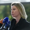 Đại diện cấp cao EU về chính sách an ninh và đối ngoại, bà Federica Mogherini trả lời báo giới trước địa điểm họp ngoại trưởng EU về vấn đề Syria, ngày 12/10. (Nguồn: AFP) 
