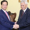 Thủ tướng Nguyễn Tấn Dũng tiếp Bộ trưởng Ngoại giao Philippines Albert Del F.Rosario. (Ảnh: Thống Nhất/TTXVN)