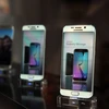 Mẫu điện thoại Galaxy S6 edge của Samsung. (Nguồn: techtimes.com)