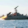 Tên lửa đánh chặn được phóng từ một tàu hải quân của Triều Tiên. (Nguồn: KCNA)