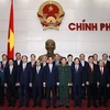 Thủ tướng Nguyễn Tấn Dũng chụp ảnh chung với các thành viên Chính phủ tại phiên họp Chính phủ tháng 3. (Ảnh: Đức Tám/TTXVN)