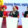 Thủ tướng Nguyễn Xuân Phúc và các đại biểu tại lễ khởi công xây dựng khu nghỉ dưỡng Nam Hội An. (Ảnh: Nguyễn Sơn/TTXVN)
