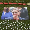 Chân dung nữ nghị sỹ Jo Cox được đặt tại một điểm tưởng niệm bà. (Nguồn: AFP)