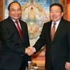 Thủ tướng Nguyễn Xuân Phúc đến chào xã giao Tổng thống Mông Cổ Ts. Elbegdorj. (Ảnh: Thống Nhất/TTXVN)