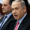 Thủ tướng Benjamin Netanyahu (phải) chủ trì cuộc họp nội các tại Jerusalem ngày 24/7. (Nguồn: AFP/TTXVN)