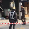 Cảnh sát bảo vệ hiện trường vụ đánh bom ở Patong, Phuket. (Nguồn: smh.com.au)