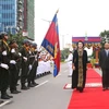 Chủ tịch Quốc hội Campuchia Samdec Heng Samrin và Chủ tịch Quốc hội Nguyễn Thị Kim Ngân tại Lễ đón chính thức. (Ảnh: Trọng Đức/ TTXVN)