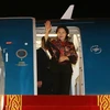 Chủ tịch Quốc hội Nguyễn Thị Kim Ngân đến sân bay Abu Dhabi - Royal Jet ở Thủ đô Abu Dhabi, UAE tối 11/12. (Ảnh: Trọng Đức/TTXVN)