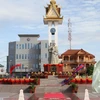 Tượng đài hữu nghị Việt Nam-Campuchia tại tỉnh Kompong Chhnang. khánh thành ngày 3/1. (Ảnh: Chí Hùng/TTXVN)
