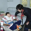 Phu nhân Thủ tướng Nhật Bản Abe xúc động thăm trẻ khuyết tật 