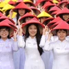 Hàng nghìn nữ sinh TPHCM đồng diễn áo dài “Tôi yêu Việt Nam”