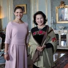 Chủ tịch Quốc hội Nguyễn Thị Kim Ngân chào xã giao Công chúa kế vị Victoria Alice Désirée. (Ảnh: Trọng Đức/TTXVN)