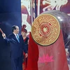 Chủ tịch nước Trần Đại Quang đến dự và đánh đống khai mạc Lễ hội Mùa du lịch Cửa Lò năm 2017 với chủ đề Hội tụ và tỏa sáng. (Ảnh: Nhan Sáng/TTXVN)