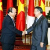 Thủ tướng Nguyễn Xuân Phúc tiếp Chủ tịch Hạ viện Nhật Bản Oshima Tadamori đang ở thăm chính thức Việt Nam. (Ảnh: Thống Nhất/TTXVN)