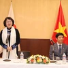 Phó Chủ tịch nước Đặng Thị Ngọc Thịnh đến thăm và nói chuyện với cán bộ, nhân viên Đại sứ quán Việt Nam tại Nhật Bản. (Ảnh: Quang Hải/TTXVN)