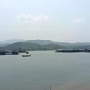 Hút cát "tận diệt" trên sông Đà qua Hòa Bình: Dân bức xúc chặn xe tỉnh