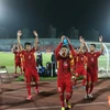 Các cầu thủ U20 Việt Nam chào cảm ơn cổ động viên sau trận đấu với U20 New Zealand. (Nguồn: Getty Images)