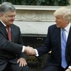 Tổng thống Mỹ Donald Trump gặp người đồng cấp Ukraine Petro Poroshenko tại Nhà Trắng. (Nguồn: AP)