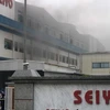 Hiện trường vụ cháy tại Công ty Seiyo Việt Nam chuyên sản xuất đồ nhựa trong Khu công nghiệp Quế Võ 1 (tỉnh Bắc Ninh). (Ảnh: Thái Hùng/TTXVN)