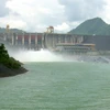 Hồ thủy điện Tuyên Quang mở một cửa xả đáy để đảm bảo an toàn cho hồ chứa. (Ảnh: Văn Tý/TTXVN)