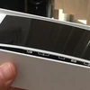 iPhone 8 Plus bị phồng rộp, nứt tách ngay khi mới bóc hộp. (Nguồn: @Magokoro0511/Twitter)