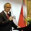 Ông Andreas Siegel, Tổng lãnh sự Đức tại Thành phố Hồ Chí Minh phát biểu tại buổi lễ. (Ảnh: Thế Anh/TTXVN)