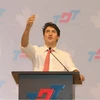 Thủ tướng Canada Justin Trudeau nói chuyện với sinh viên trường đại học Tôn Đức Thắng. (Ảnh: Thanh Vũ/TTXVN)