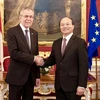 Tổng thống Cộng hòa Áo Alexander Van der Bellen tiếp Đại sứ Lê Dũng sau lễ trình Quốc thư. (Nguồn: Đại sứ quán Việt Nam tại Áo)