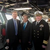 Hình ảnh Đại sứ Việt Nam thăm tàu sân bay USS George H.W. Bush