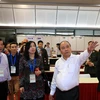 Thủ tướng Nguyễn Xuân Phúc kiểm tra công tác chuẩn bị hội nghị. (Ảnh: Thống Nhất/TTXVN)